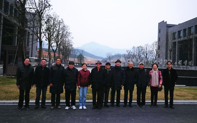 1484711447870888.jpg 20170117校级老领导座谈会合影_副本.jpg