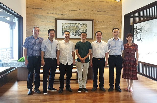 1535343908739759.jpg IMG_9496.JPG